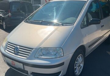 VW Sharan 271.913 km 2.290 &euro; Giessen 35394